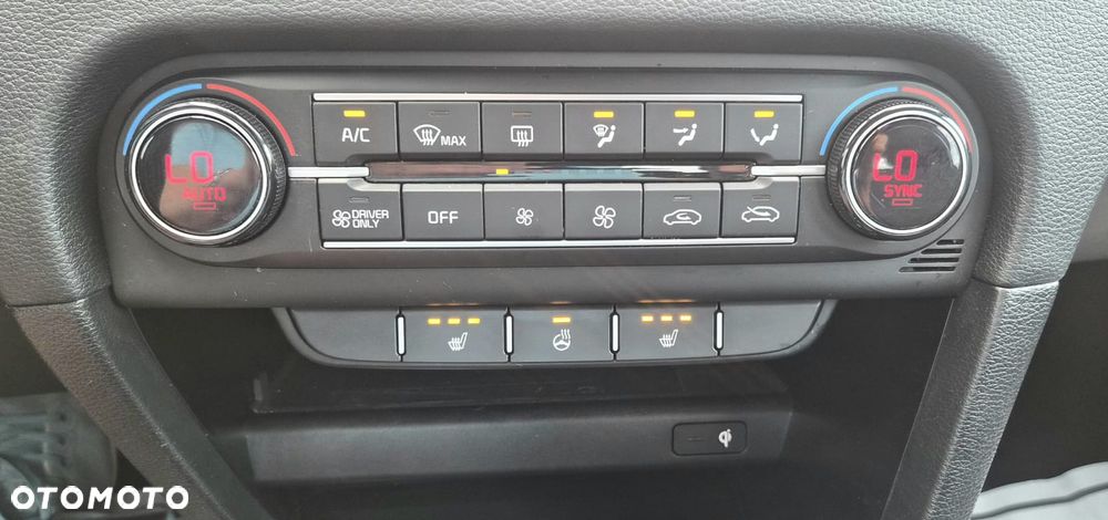 Kia XCeed - 35