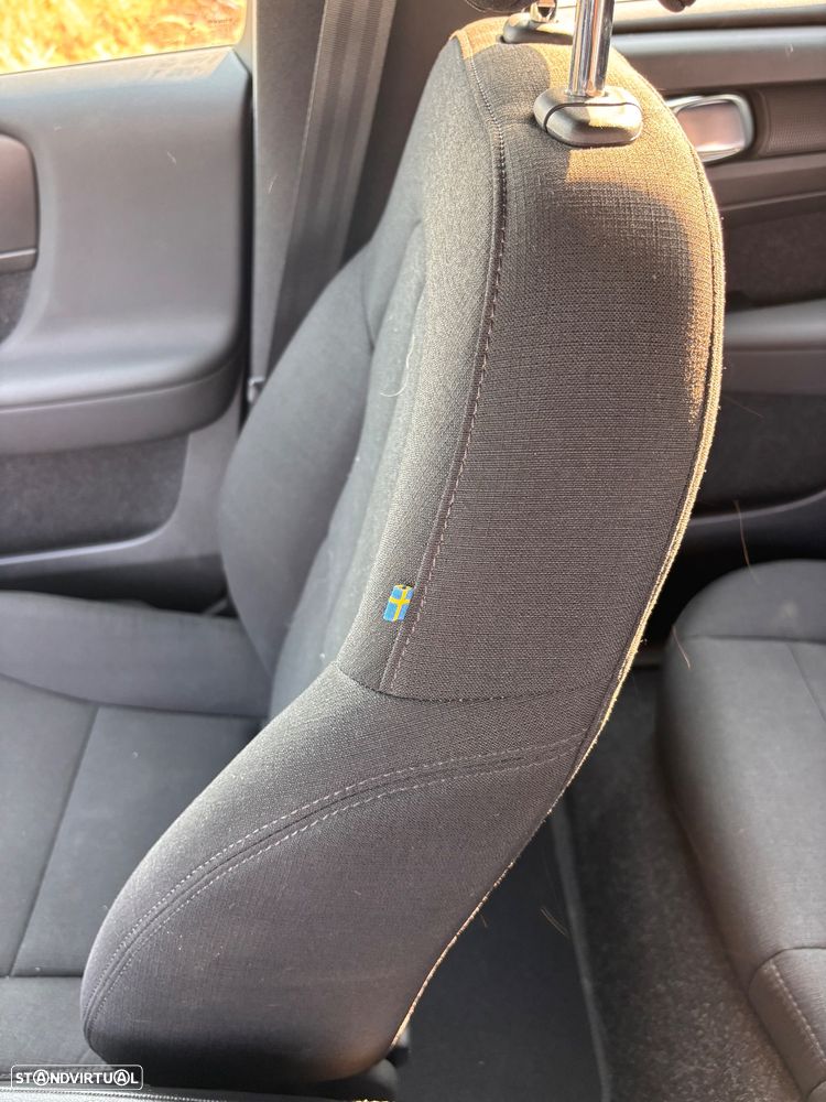 Volvo XC 40 1.5 T2 Momentum Core - 19