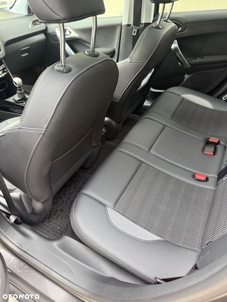 Peugeot 2008 1.2 Pure Tech GPF Allure S&S - 5