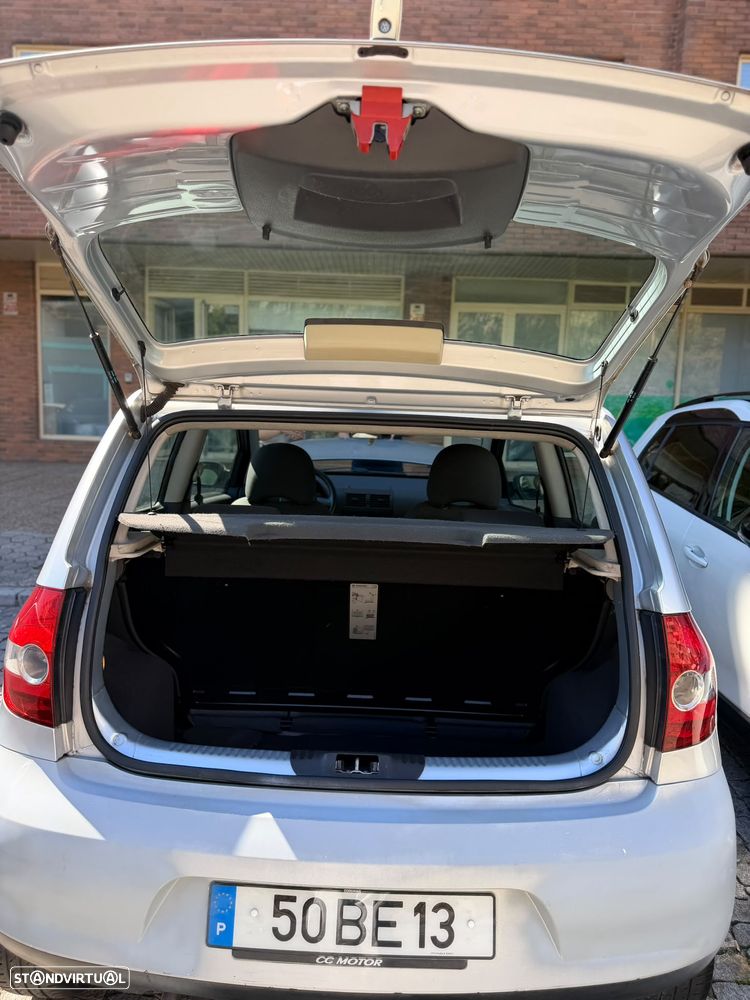 VW Fox 1.4 TDi T.Liso - 13