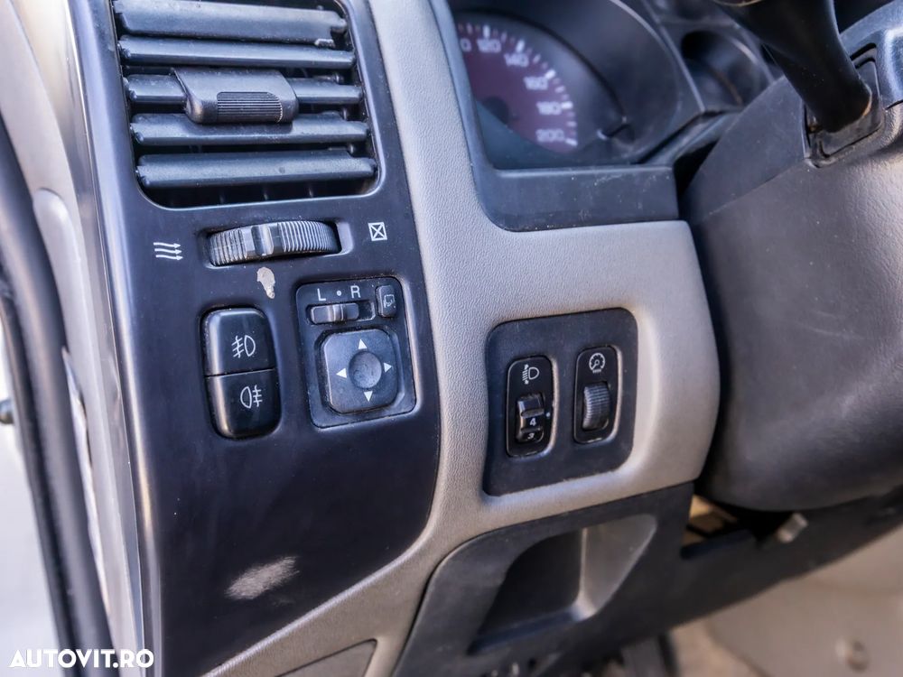Mitsubishi Pajero SWB 3.2 DI-D GLS A/T, Piele - 13