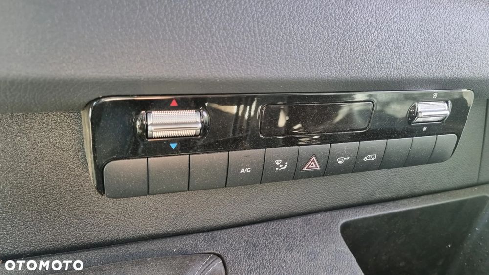 Mercedes-Benz Sprinter - 18