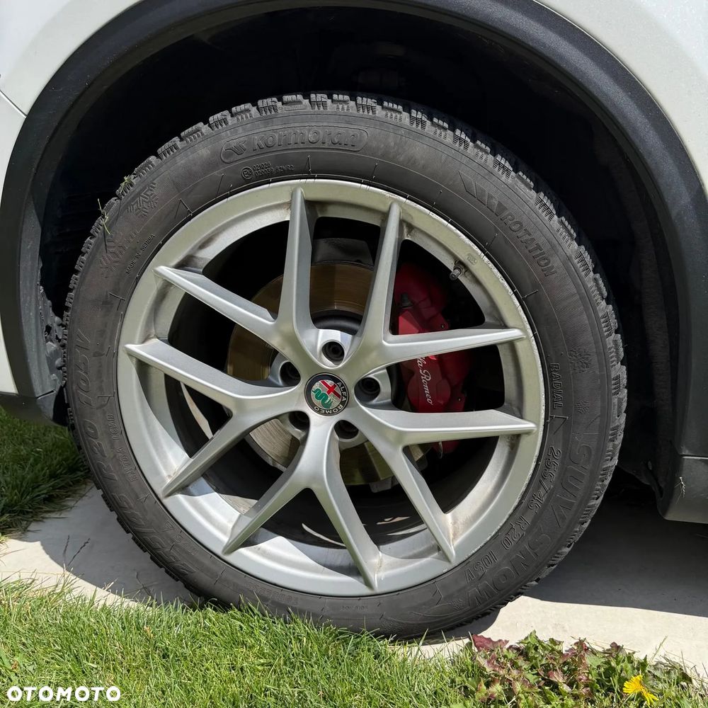 Alfa Romeo Stelvio 2.0 Turbo 16V AT8-Q4 Lusso Ti - 8