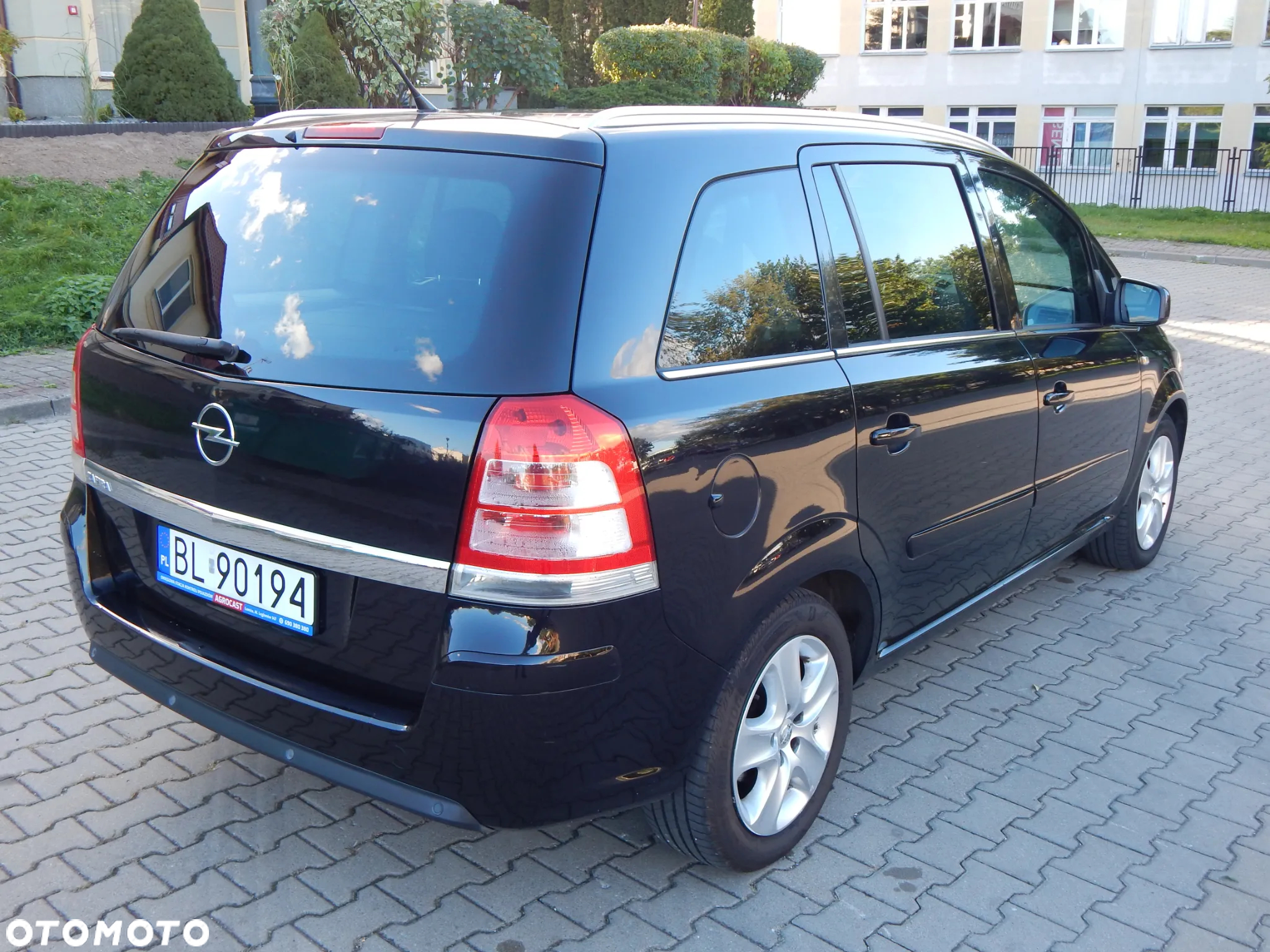 Opel Zafira 1.8 Cosmo - 4