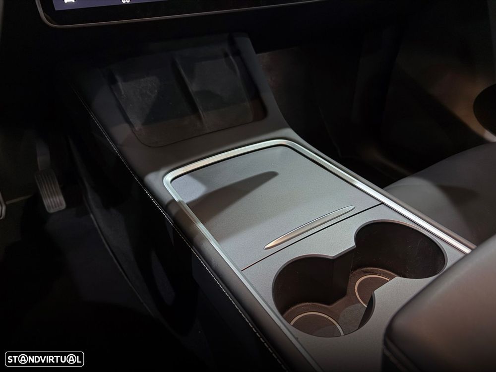 Tesla Model Y Standard - 27