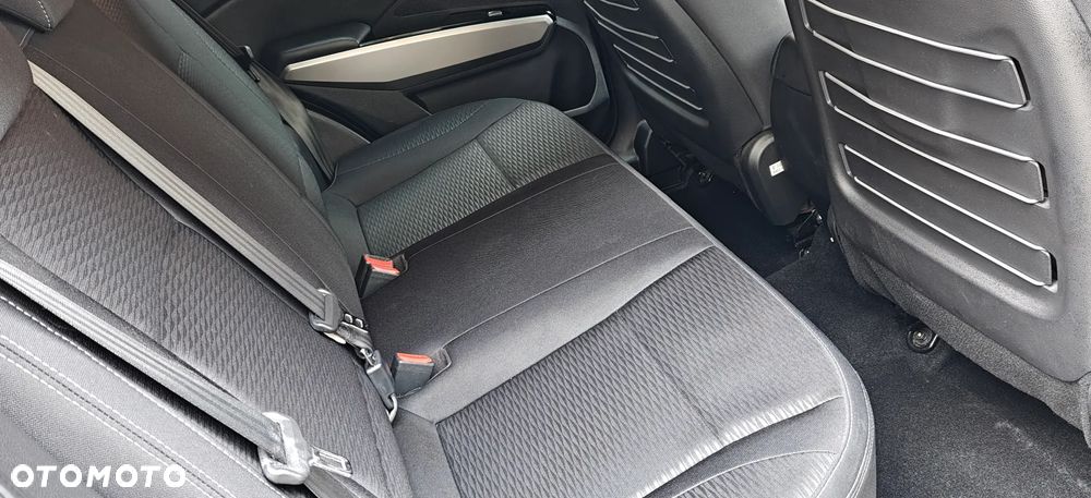 SsangYong/KGM Tivoli e-XGi 160 2WD Sapphire - 32