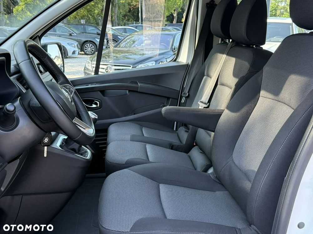 Renault Trafic - 11
