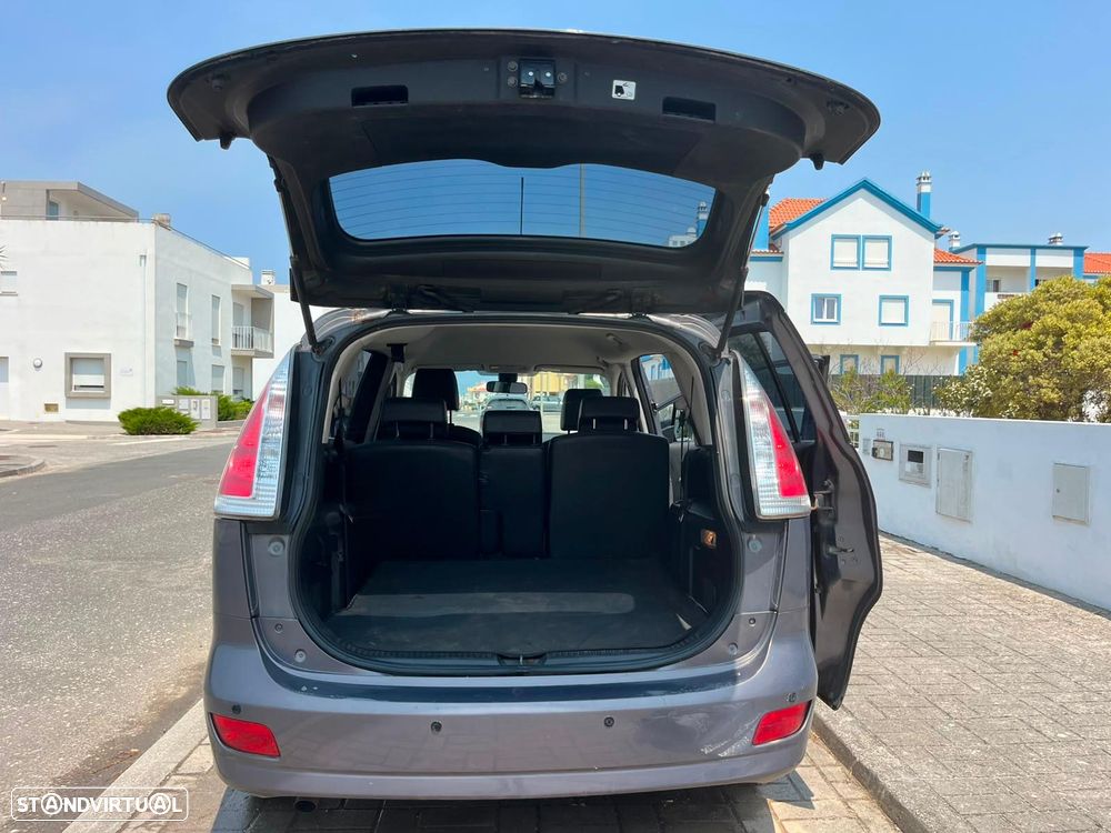 Mazda 5 - 5