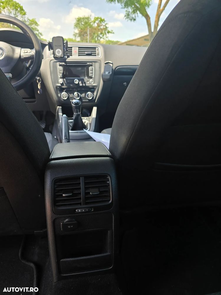 Volkswagen Jetta - 15