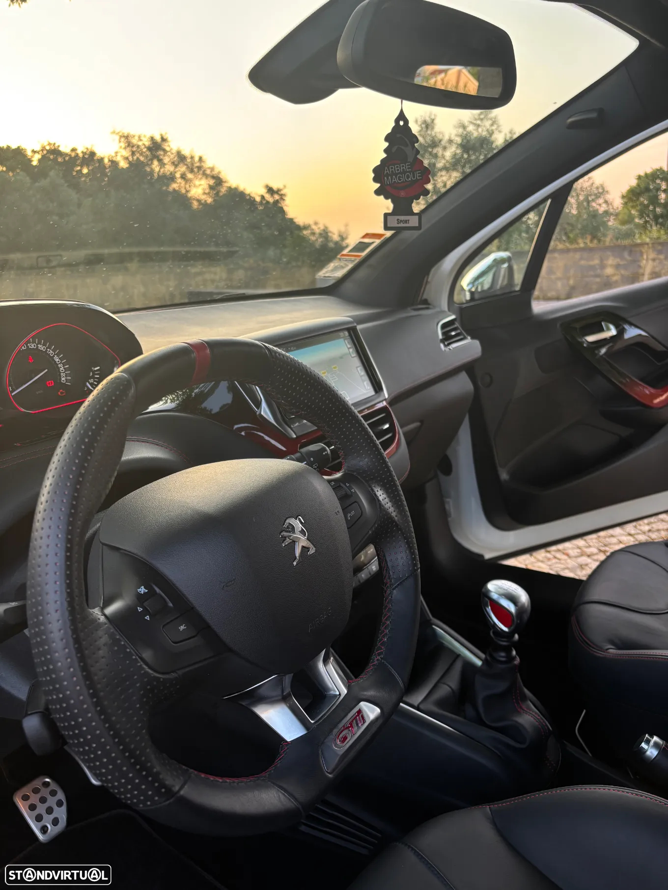 Peugeot 208 1.6 THP GTi - 8