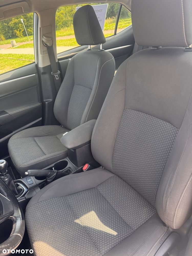 Toyota Corolla 1.4 D-4D Comfort - 24