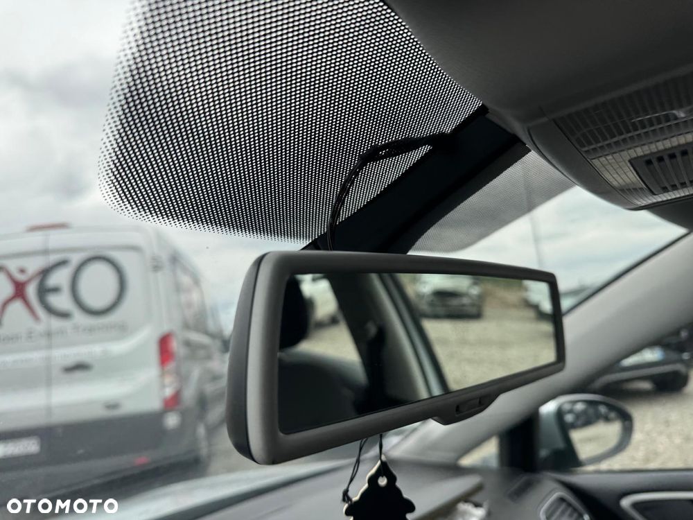 Volkswagen Golf 1.6 TDI DPF BlueMotion Technology DSG Comfortline - 9