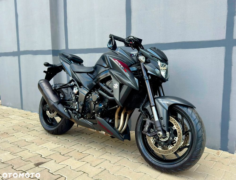 Suzuki GSX - 1