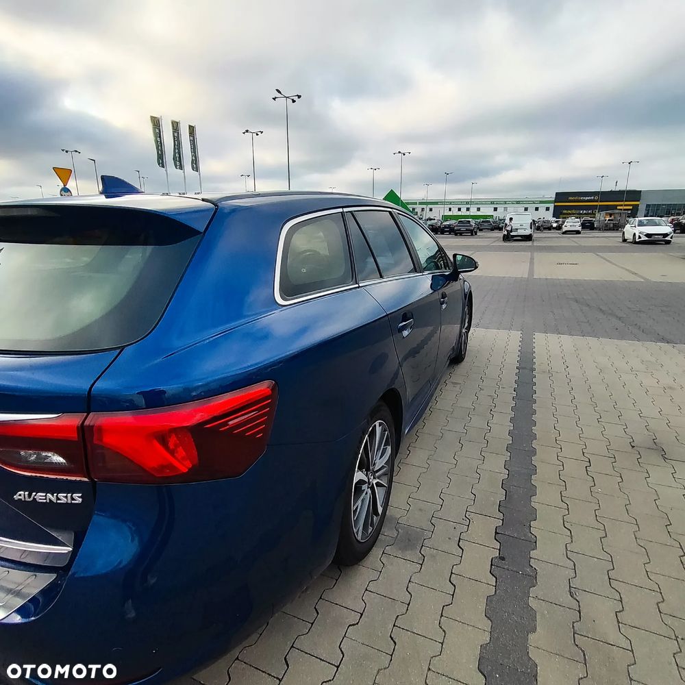 Toyota Avensis 2.0 D-4D Premium - 6