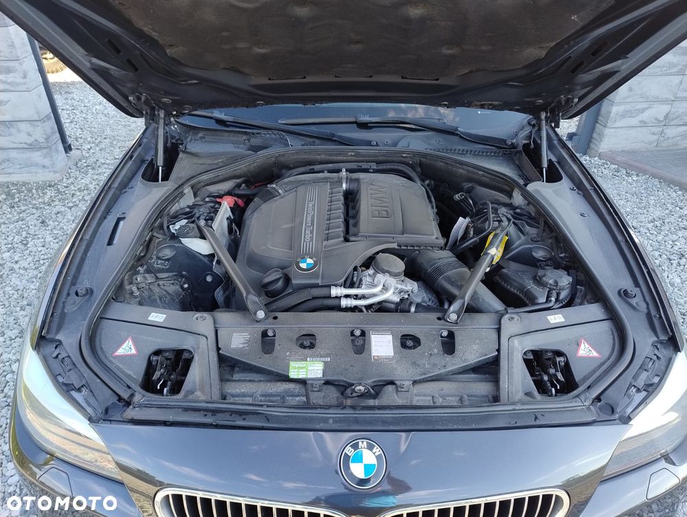 BMW Seria 5 535i Sport-Aut - 36