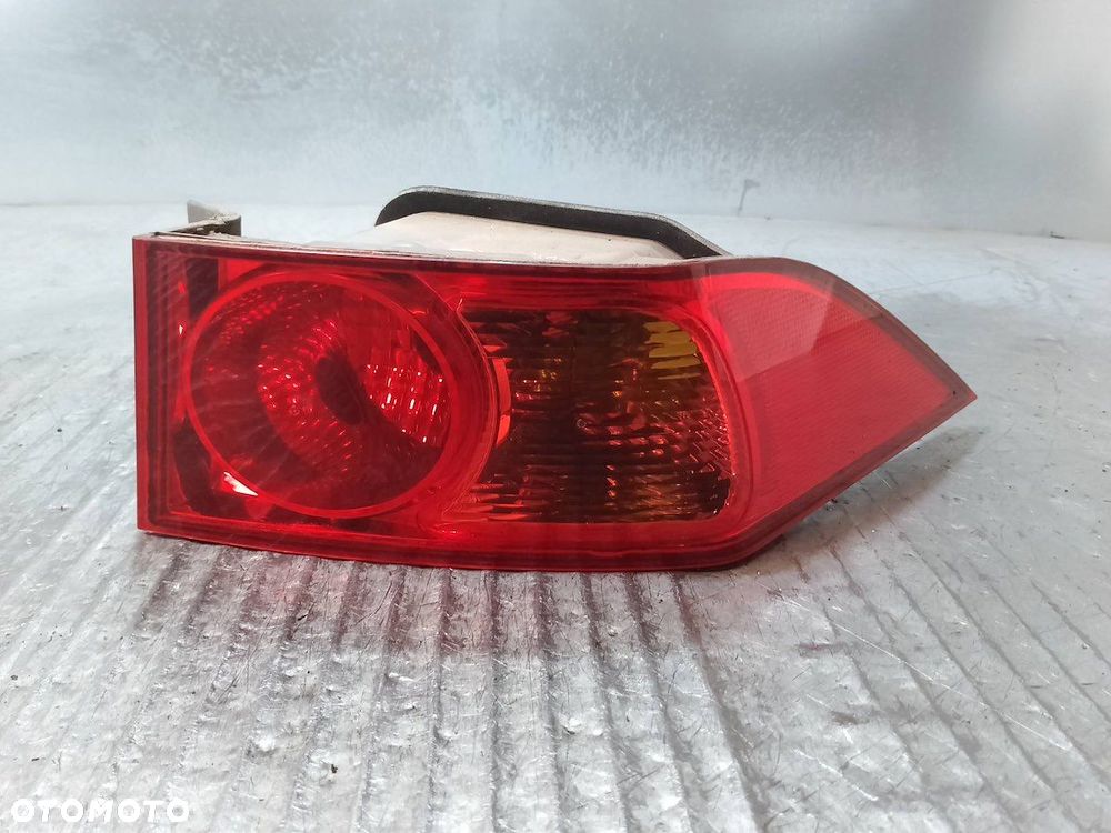 LAMPA TYLNA PRAWA HONDA ACCORD VII P3212R KOMBI - 1