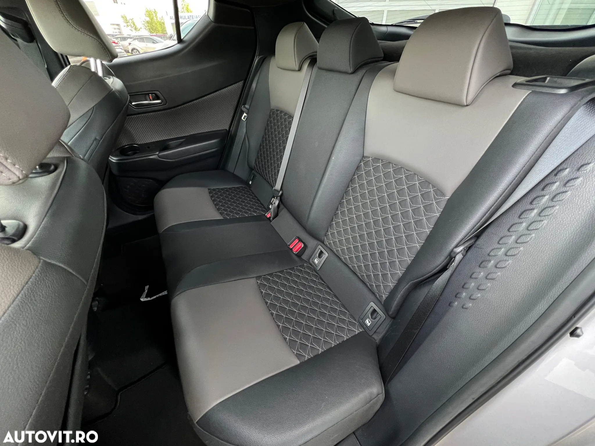 Toyota C-HR 2.0 HSD 184 CP 4x2 CVT Classy - 13