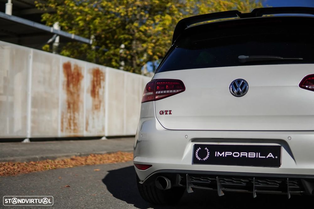 VW Golf GTI Performance BlueMotion - 26