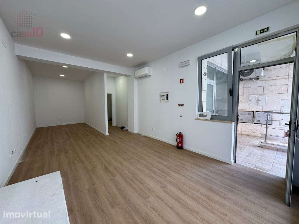 Espaço comercial para arrendar no centro de Alcochete