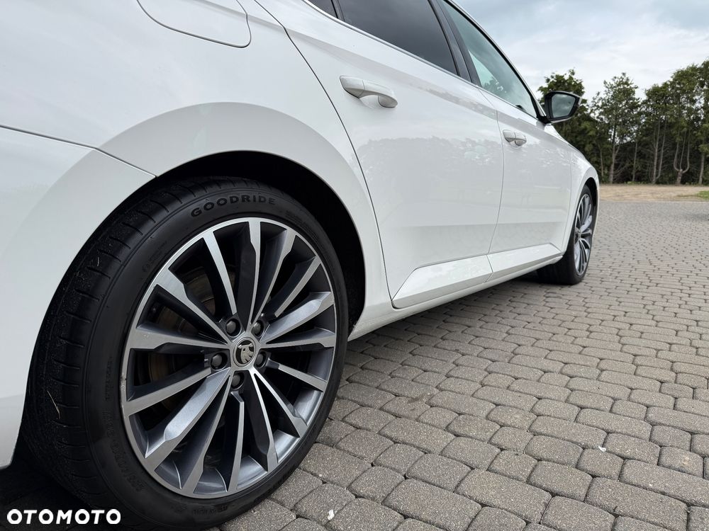 Skoda Superb 2.0 TDI 4x4 L&K DSG - 6