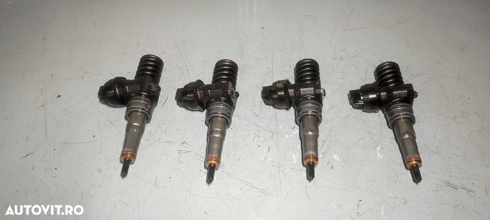 Injector volkswagen vw passat b6 1.9 TDI BLS cod 038130073bn CS - 1