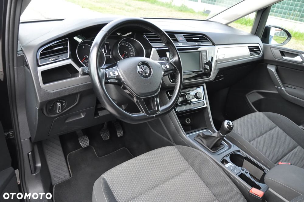 Volkswagen Touran 2.0 TDI SCR Comfortline - 19