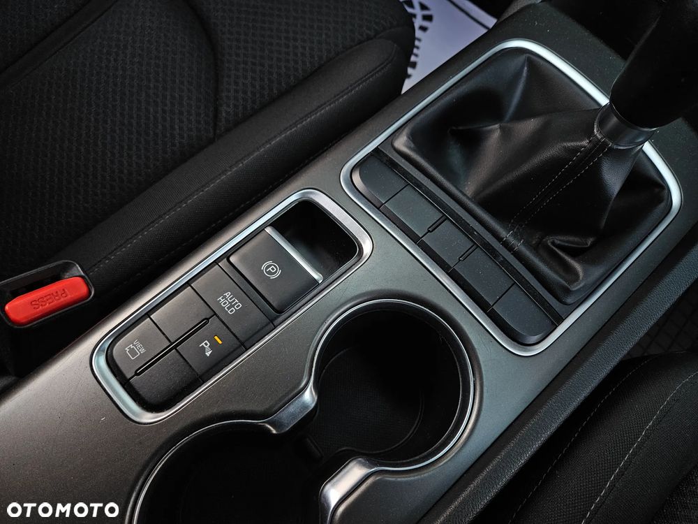 Kia Optima 2.0 M - 24