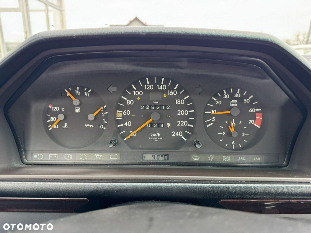 Mercedes-Benz Klasa E - 12