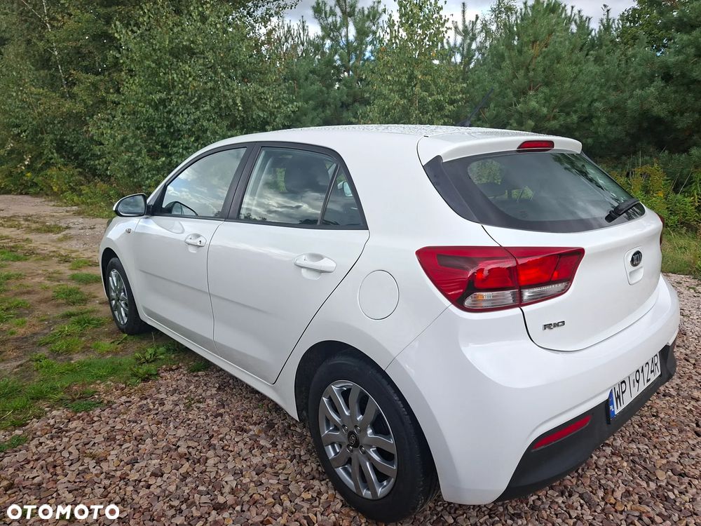 Kia Rio 1.2 Business Line - 14