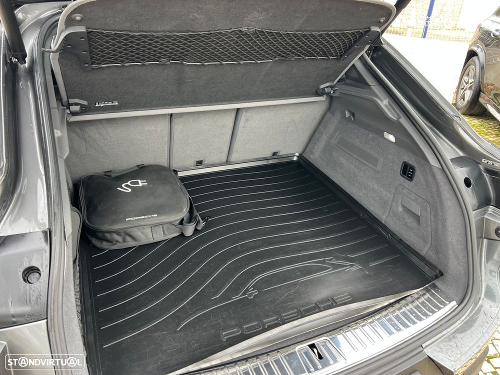 Porsche Cayenne Coupé E-Hybrid Platinum Edition - 17