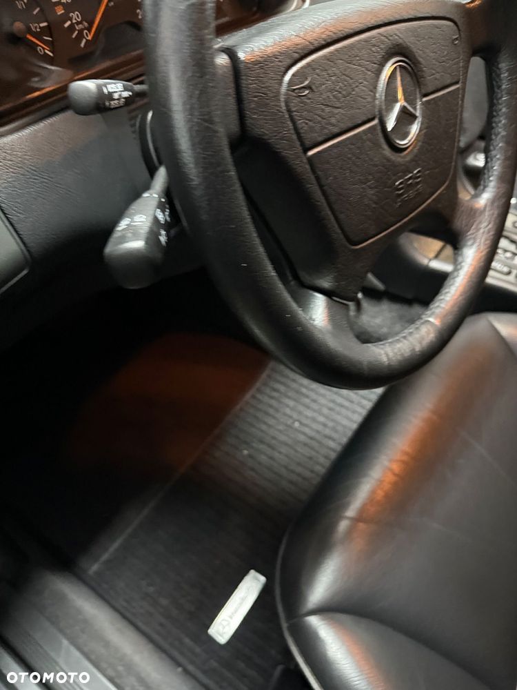 Mercedes-Benz Klasa E 320 T 4 Matic Avantgarde - 6