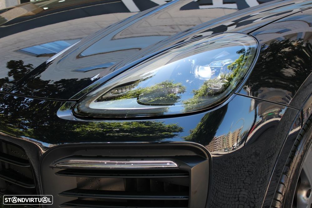 Porsche Cayenne Coupé E-Hybrid - 6