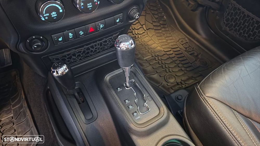 Jeep Wrangler Unlimited 2.8 CRD Sahara AT - 48