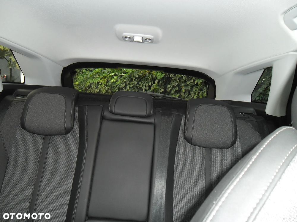 Peugeot 3008 BlueHDi 130 Stop & Start EAT8 Allure Business-Paket - 35
