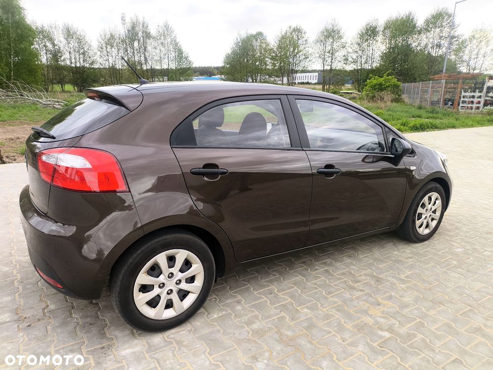 Kia Rio - 5