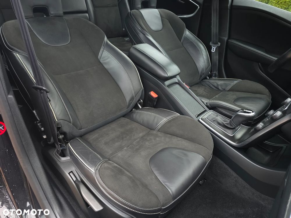 Volvo V40 T4 Drive-E R-Design Momentum - 23