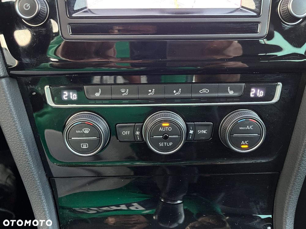 Volkswagen Golf - 26
