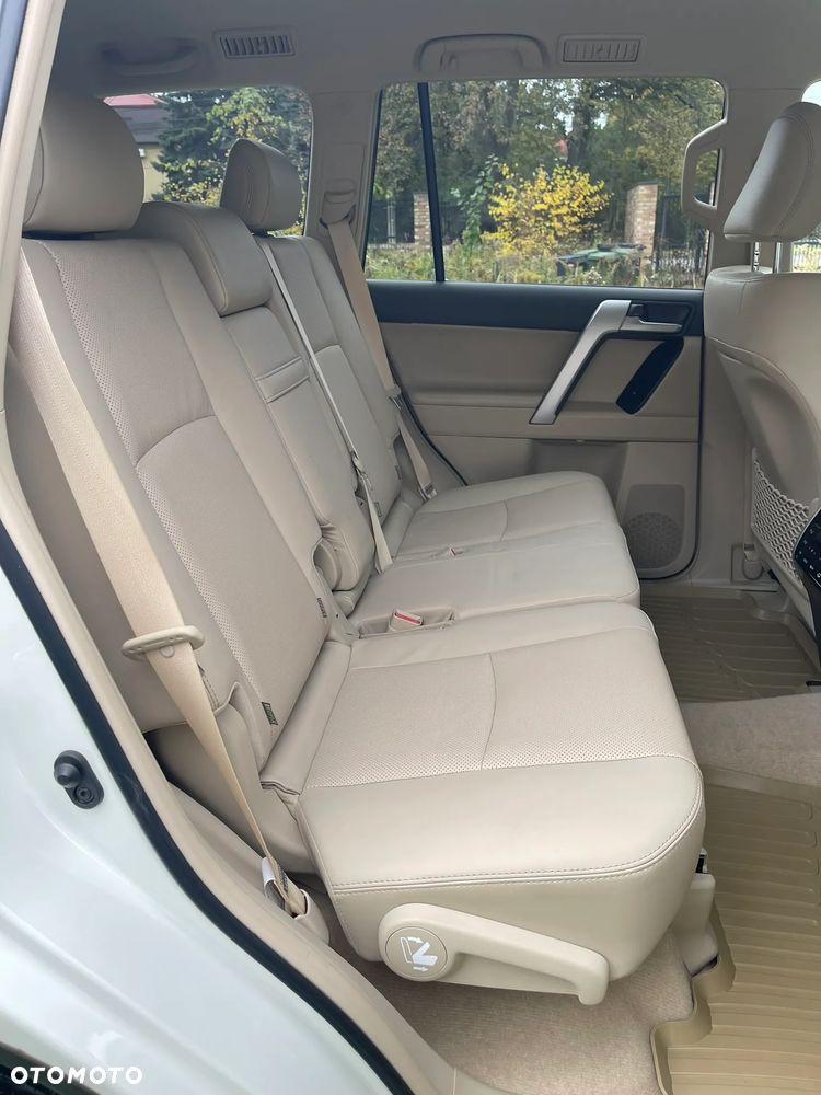 Toyota Land Cruiser - 28