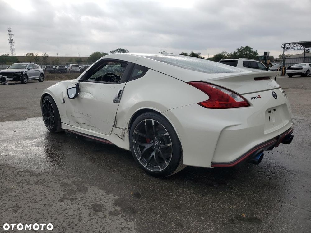 Nissan 370 Z - 5