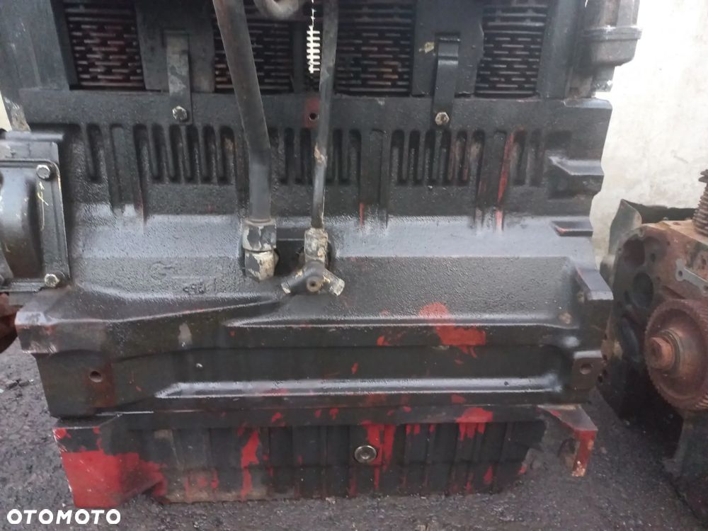 Wał,Blok,silnik same,lamborghini,hurlimann,1000.3 A,1000.4 WT10,1000.6 ATI,WTI3,A1,turbo,70779.0,001304890 2C,71150.0,07511100/30,TULEJA ,tłok,korbowód,kompletny silnik,głowica,woda,powietrze,koła rozrządu,wałek,miska,explorer,titran,antares,laser,3cylindry,4 cylindry,5 cylindrów,6cylindrów. - 8