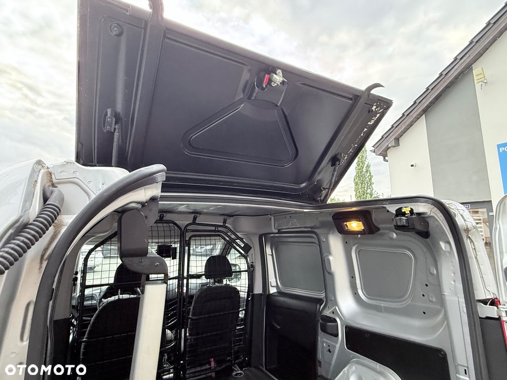 Opel COMBO - 16