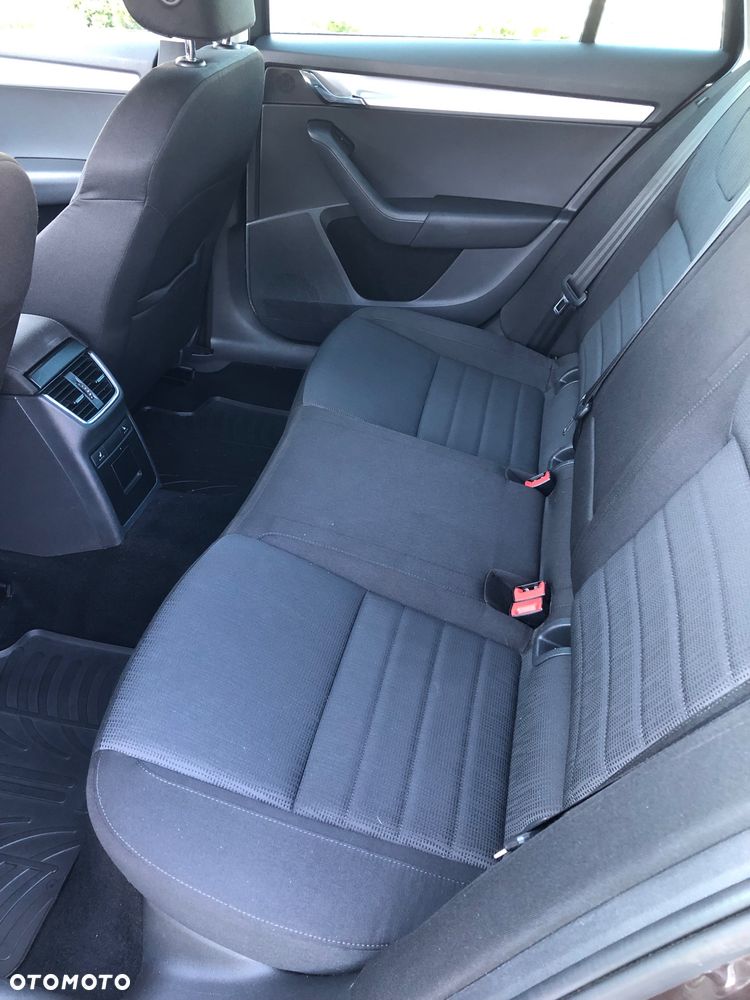Skoda Octavia 2.0 TDI DSG Style - 8