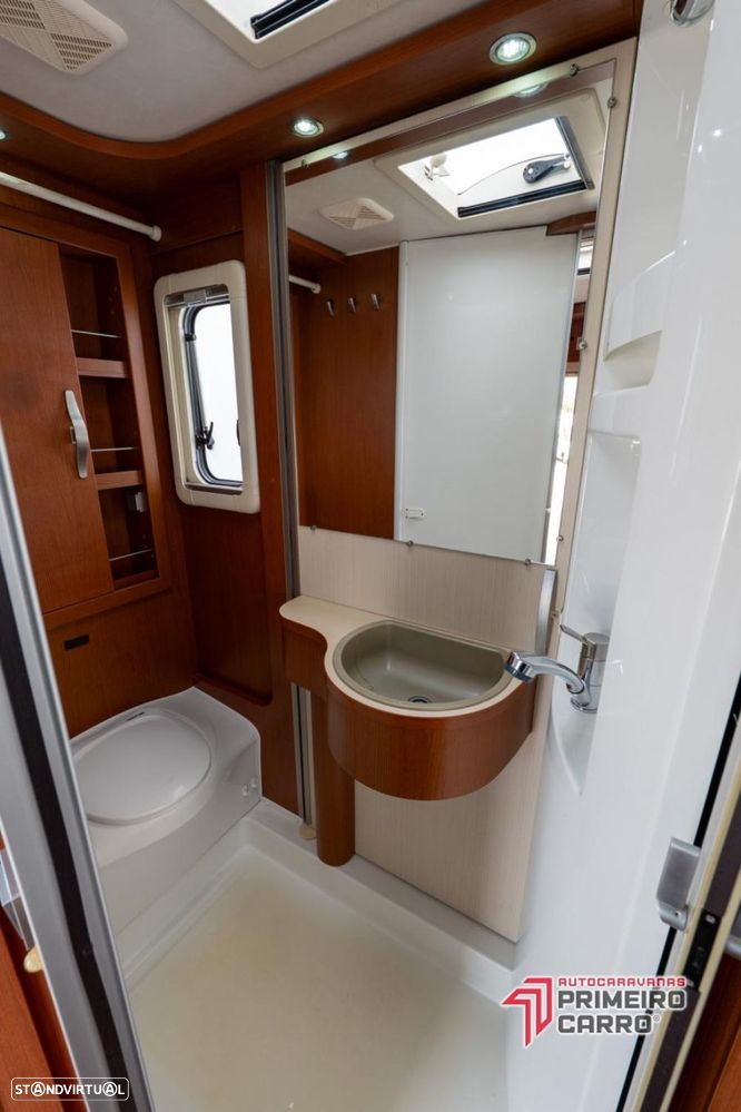 Hymer Classe B sala grande - 4