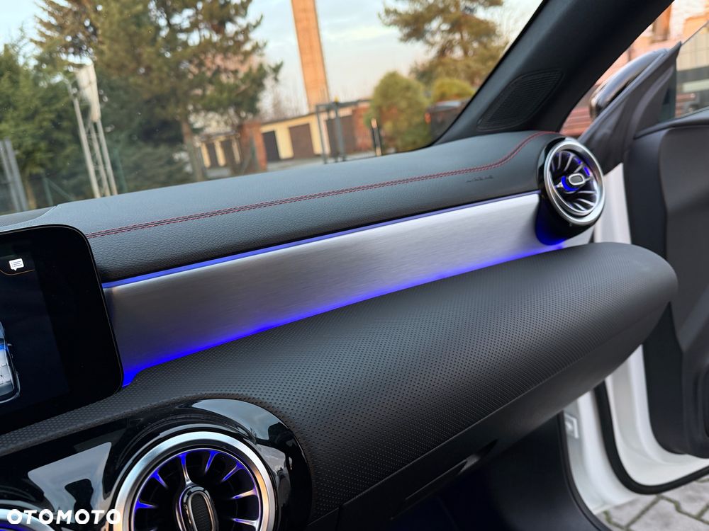 Mercedes-Benz CLA 200 7G-DCT AMG Line - 30