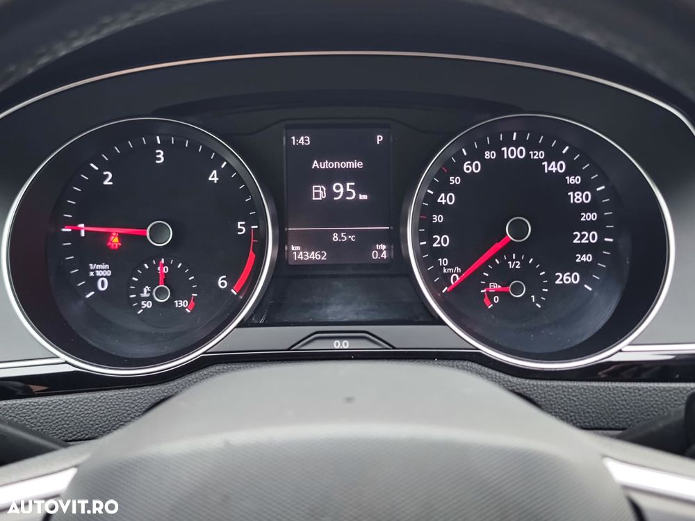 Volkswagen Passat - 28