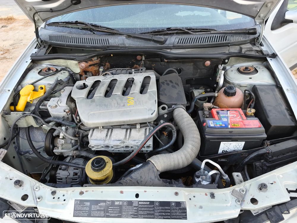 Renault Mégane 1.4 16V Dynamique - 8