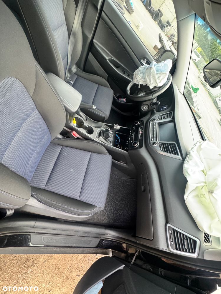 Hyundai Tucson 1.6 GDI BlueDrive Style 2WD - 17