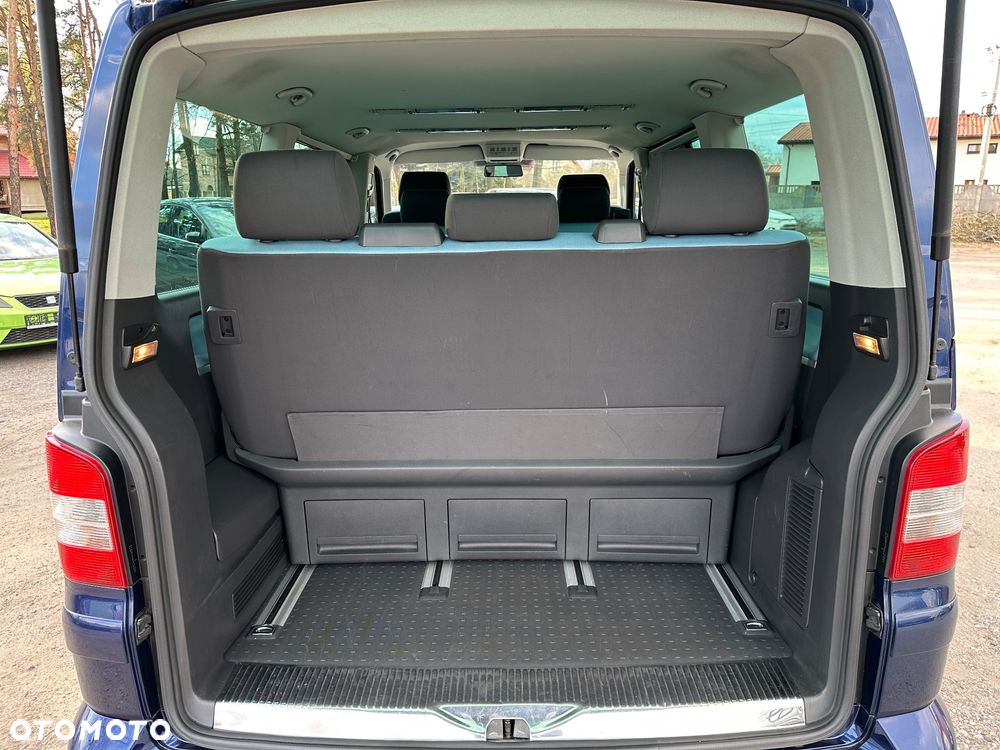 Volkswagen Multivan - 33