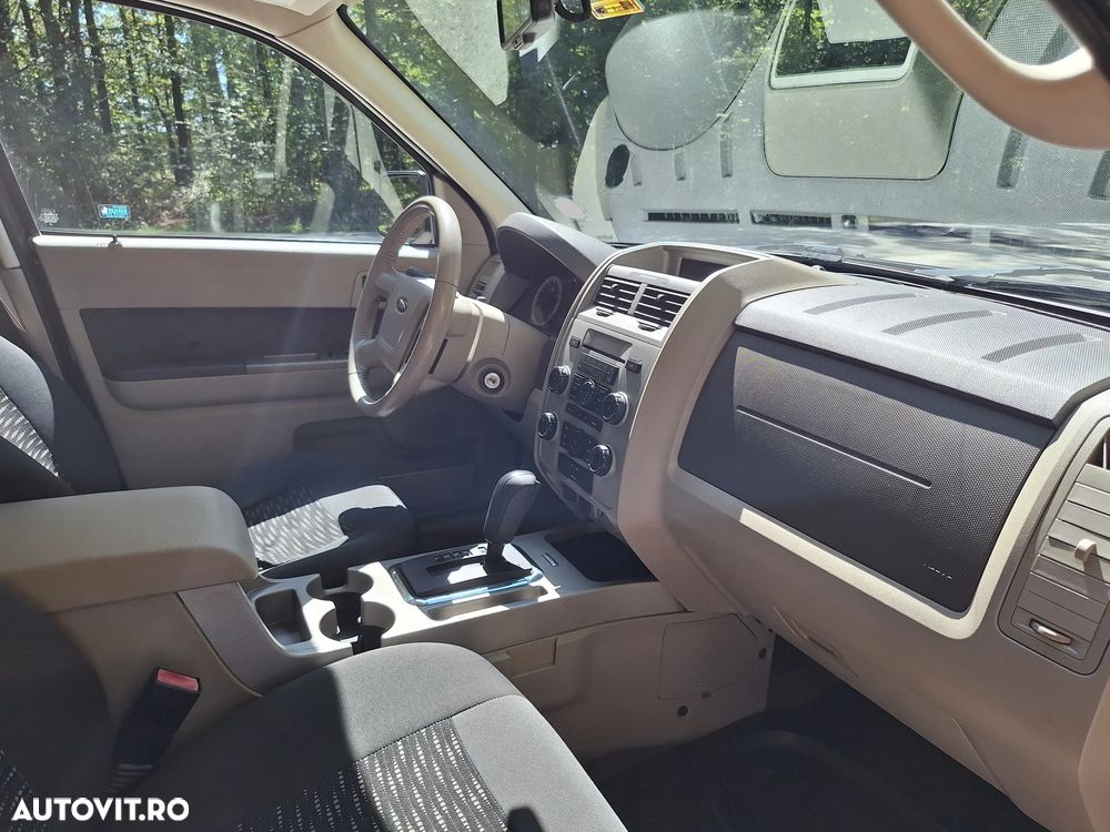 Ford Escape - 11