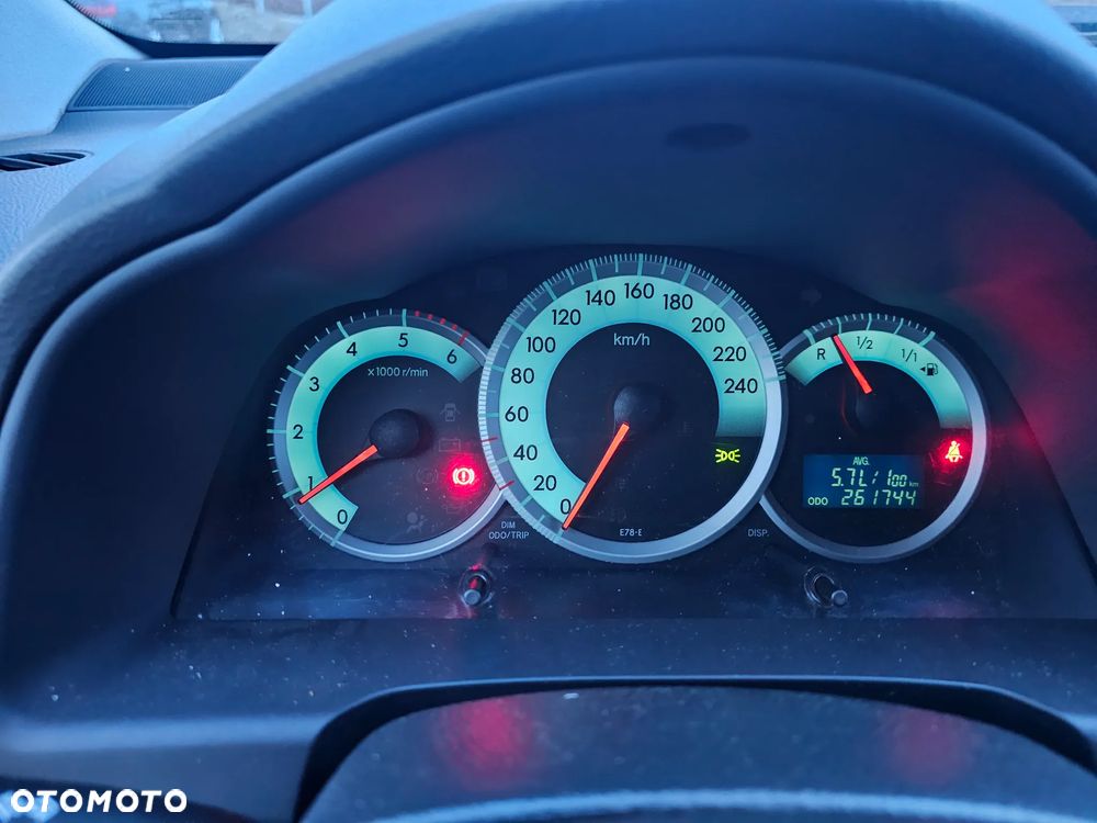 Toyota Corolla Verso 2.2 D-4D Premium - 12